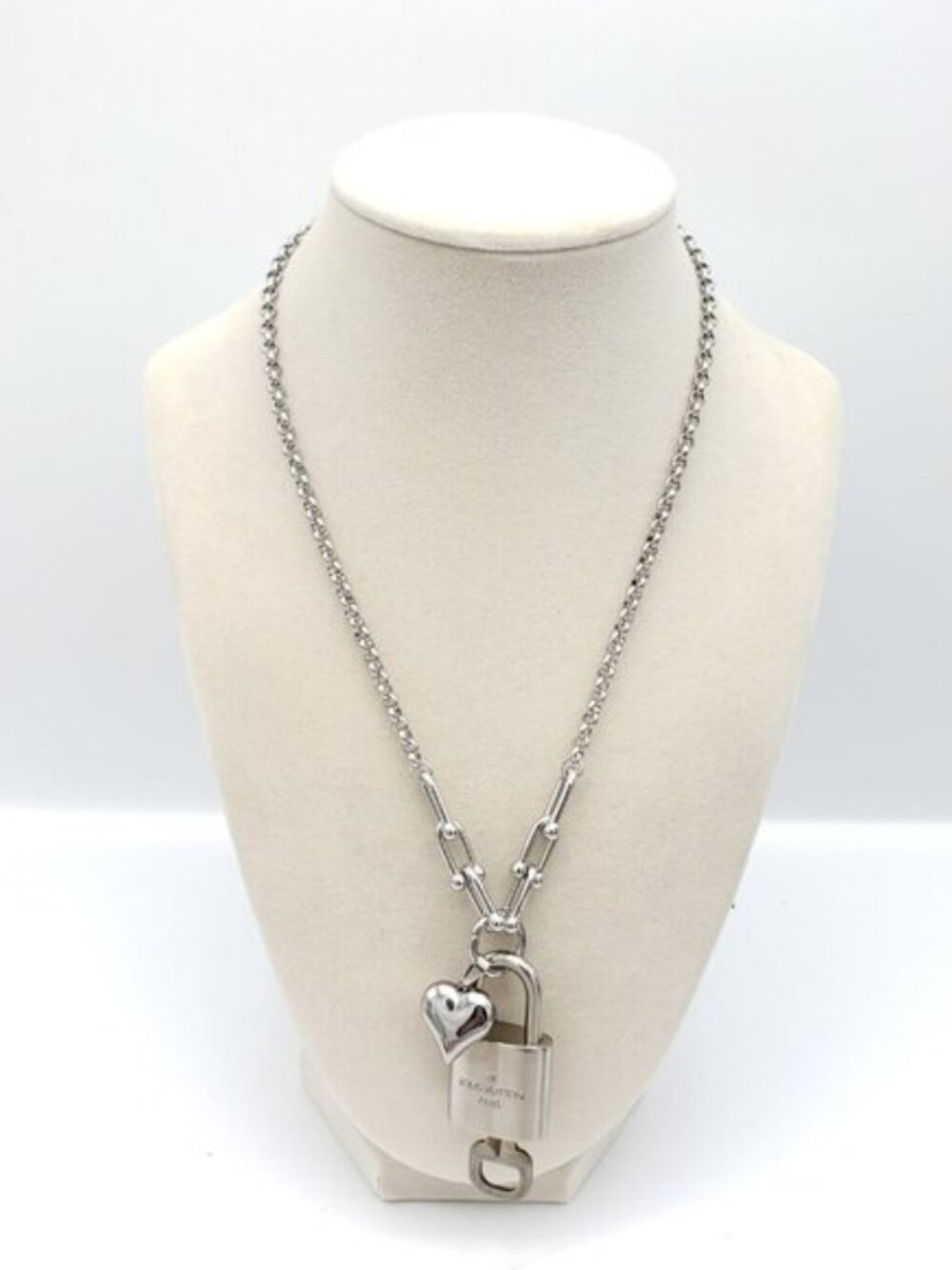 Authentic Louis Vuitton Silver LockUnbranded Stainless Steel Plated Silver Chain - Picture 4 of 13